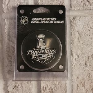 NHL LA Knights 2014 Stanley Cup Champions Puck